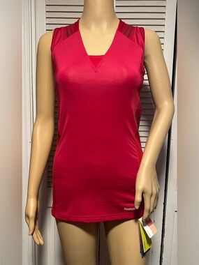 NWT Reebok EasyTone PlayDry Red Tank Top Activewear Women’s L